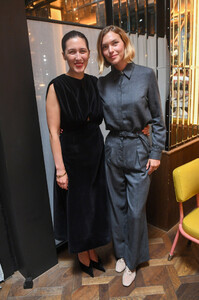 Arizona+Muse+Business+Fashion+Celebrates+Caroline+oHzp7I4IPAWx.jpg