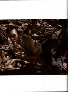 L'Officiel France #894 (April 2005) - Pose Crochet - 007.jpg
