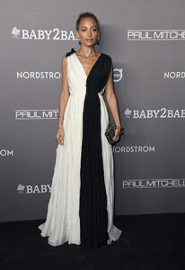 Nicole+Richie+2019+Baby2Baby+Gala+Presented+tnysN1M_1dOx.jpg