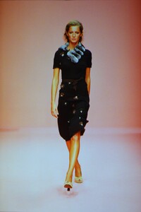 1221425678_prada-fw-2000(3).thumb.jpg.a06d10c628f3f65b62322ef899d2bfcb.jpg