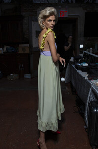 1223462410_LouDallasSpring2020BackstageSKd7scI-qFOx.thumb.jpg.15b8efbcd767c78b4ae533b09bc83133.jpg