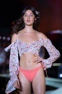 122517864_hqcelebcorner-536.thumb.jpg.00d9b9dec1888ed25a1bb653f74879a7.jpg