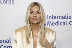 Sienna+Miller+International+Medical+Corps+58bju80raq4x.jpg