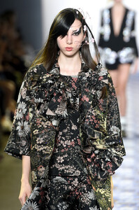 1230725042_LibertineRunwaySeptember2019NewYorkFashion5p0xhwn6cJtx.thumb.jpg.83f76c15ed8a0028be67692c23e9d4ea.jpg
