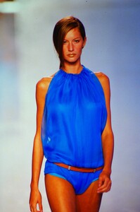 1237735102_ysl-ss-2000(9).thumb.jpg.aa0c3c3a0a288886fd1287492734fb27.jpg