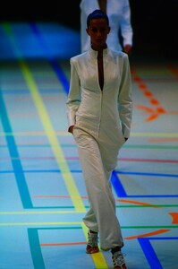 1241152403_givenchy-ss-2000(3).thumb.jpg.10de2f15a2df4079a0156b80788fe7b4.jpg