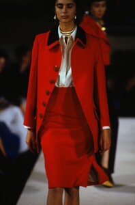 1247653000_vivienne-westwood-fw-1990(1).thumb.jpg.9866d37d24bbcdb4487618833997669b.jpg