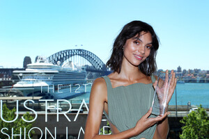 Charlee+Fraser+Australian+Fashion+Laureate+dBzwrmobuGMx.jpg