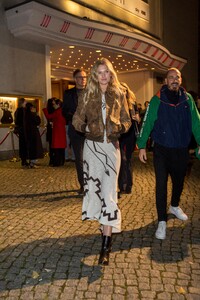 126831993_mcfan-celeblounge-net12-11-2019-07-19toni-garrn_13.jpg