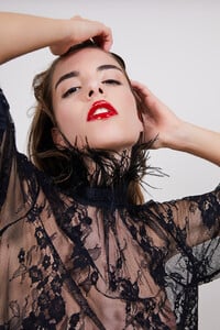 1296825787_(72)RebeccaBagnol_vousmonsieur.thumb.jpg.aec124f8a6d2396f4bba77c3ae0ab939.jpg