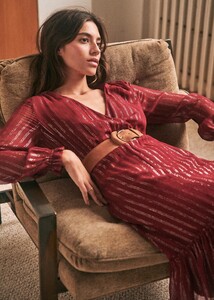 1356555269_TitianeDressrqie3yljbty4hn3ix1ihj.thumb.jpg.60f36f4cbcbf06ce070b8137770bddee.jpg