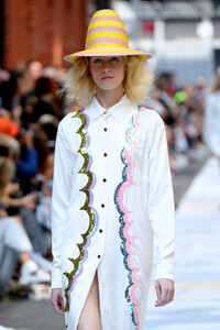 1357367239_CynthiaRowleyRunwaySeptember2019NewYorkfiyM_DmU7Fbx.thumb.jpg.cb266cf77679d559fa42d8314848f6dc.jpg