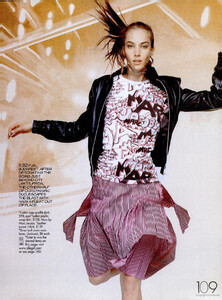 GB - Elle Girl (Fall 2001) - Girls Kick Butt! - 004.jpg