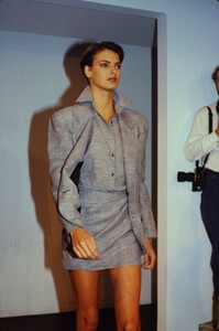 1374991763_michael-kors-ss-1989(4).thumb.jpg.f2cb21e0163091451186436c7cffda21.jpg
