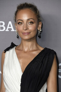 Nicole+Richie+2019+Baby2Baby+Gala+Presented+u41vChAbz9kx.jpg