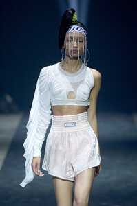 1425237706_VfilesRunwaySeptember2019NewYorkFashionFeXoPvb9tWTx.thumb.jpg.78384ec8175f73836f11bcb90d63b564.jpg