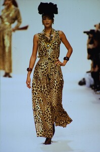 1431505827_ysl-fw-1992(2).thumb.jpg.824ea3fb12136b843cb95f8293ba8e8e.jpg