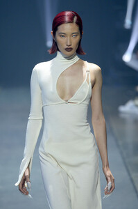 1461424352_VfilesRunwaySeptember2019NewYorkFashionUUMIV0I--4Ix.thumb.jpg.aae1ba1205033a58ad9b384109602a16.jpg