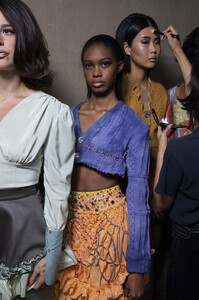 1479906553_LouDallasSpring2020BackstageqM-Vh4xhduax.thumb.jpg.7629b7a48087ab2e85ccf83037d84d10.jpg