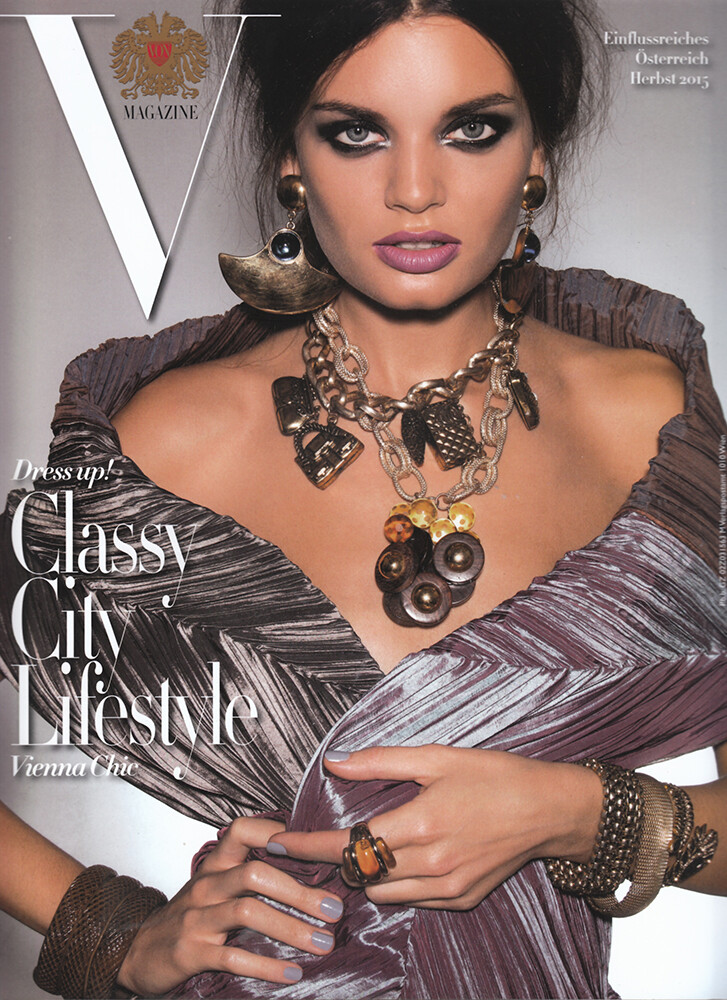 https://www.bellazon.com/main/uploads/monthly_2019_11/1481732641_FlorianeHofbauer-Vmagfall2015.jpg.e2e2880116c7e04560c9d78f907415a4.jpg