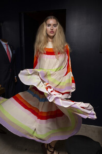 1483672071_CynthiaRowleySpring2020BackstageptWVpWDLNrAx.thumb.jpg.5521f09702a901bfbc0f77bde6f29bde.jpg