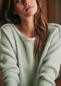 1507142686_EnoraJumpergn96evy0llbnsj65fg6ra.thumb.jpg.3b4631b81bde4ebda7a19125fa29ce13.jpg