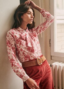 1514796339_LivesShirtrxquurl52m80gnwjztytw.thumb.jpg.d71c76f62ccf3534d073079a5c9e030b.jpg