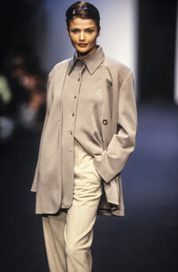 1519015705_Lanvin1993WomenRTW32.thumb.jpg.46faeadf29bfaf3057072ad110307208.jpg