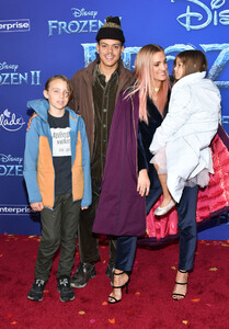 Ashlee+Simpson+Premiere+Disney+Frozen+2+Arrivals+jWJg72PpZnwx.jpg