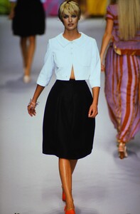 1529952003_catwalk-linda(2).thumb.jpg.6b482c81ac29b1cd7e3d682473109077.jpg
