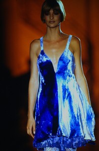 1537811158_versace-hc-fw-1994(4).thumb.jpg.0d5b2134c7c1c60f028dab451681973e.jpg