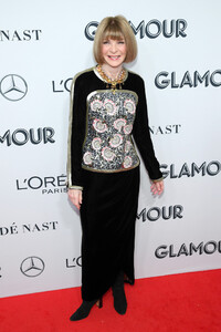 Anna+Wintour+2019+Glamour+Women+Year+Awards+-uagmOabEbAx.jpg