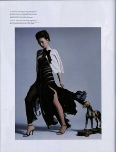 Jalouse #76 - December 2004-January 2005 - In The Mood For Toys - 012.jpg