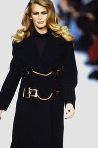 1563586139_martine-sitbon-fw-1991-claudia(8).thumb.jpg.3b27a306f305f308ec46834a5dd94bd6.jpg