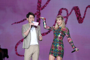        tay121119BZNimage104.jpg