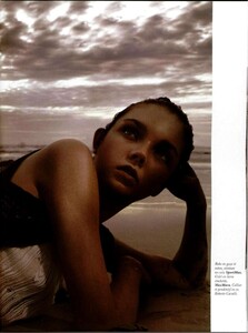 L'Officiel France #894 (April 2005) - Pose Crochet - 006.jpg