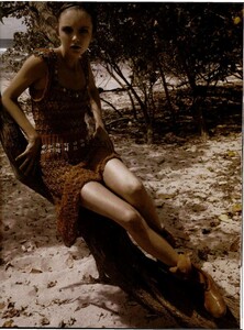 L'Officiel France #894 (April 2005) - Pose Crochet - 004.jpg