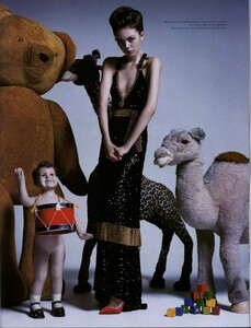 Jalouse #76 - December 2004-January 2005 - In The Mood For Toys - 003.jpg