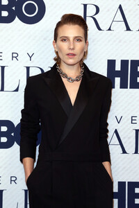 Dree+Hemingway+Premiere+HBO+Documentary+Film+RP9Ydsmy50-x.jpg