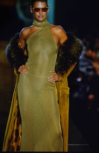 1600845665_versace-hc-fw-1996(8).thumb.jpg.f693be004eb917795402d88af6e9077e.jpg