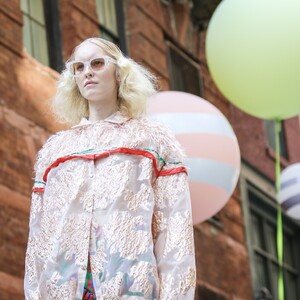 1602920232_CynthiaRowleyRunwaySeptember2019NewYorkN373HWD63AYx.thumb.jpg.bddc559dc53af5d8e46785429981f338.jpg