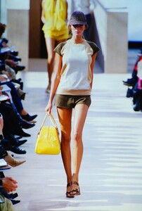 1612269225_louis-vuitton-ss-2000(3).thumb.jpg.6f4cac6585cbd93023e5ca83b75515b9.jpg