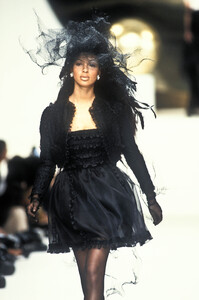 1615353830_Chanel1994HauteCouture203.thumb.jpg.dbefd606e79af5feb21428eaea3048b6.jpg