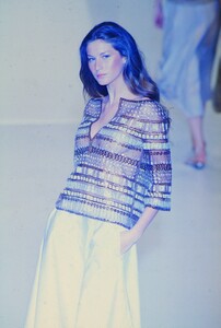 1632073910_valentino-ss-1999(1).thumb.jpg.82dea2420e2e119e90e8bc3902c29c76.jpg