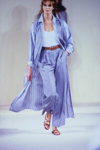 1654811239_elle-macpherson(23).thumb.jpg.f1c73083a65e04f7301fcb89cb47cebe.jpg