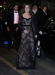 Duke+Duchess+Cambridge+Attend+Royal+Variety+D9cSKv6wKvux.jpg