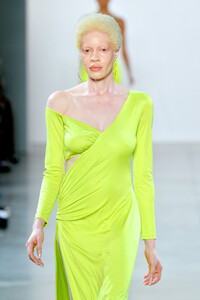 1675231556_AlietteRunwaySeptember2019NewYorkFashioncOQf9qIljkux.thumb.jpg.80c94ab6e931c102ca92147912d4264f.jpg