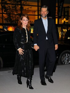        moo091119BZNimage5.jpg
