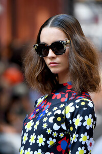 1689772756_CynthiaRowleyRunwaySeptember2019NewYorkkfCf9B4EzEux.thumb.jpg.306d71f34a902ae13575da65911382af.jpg