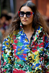 1692404409_CynthiaRowleyRunwaySeptember2019NewYorkC2ka0ke2j0Tx.thumb.jpg.5f0584d1c05beb89c228764539f753d1.jpg